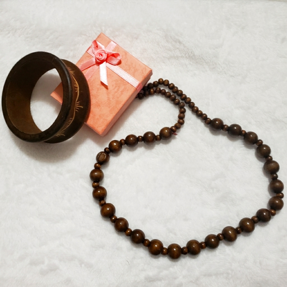 Wooden Necklace and Bracelet, brown